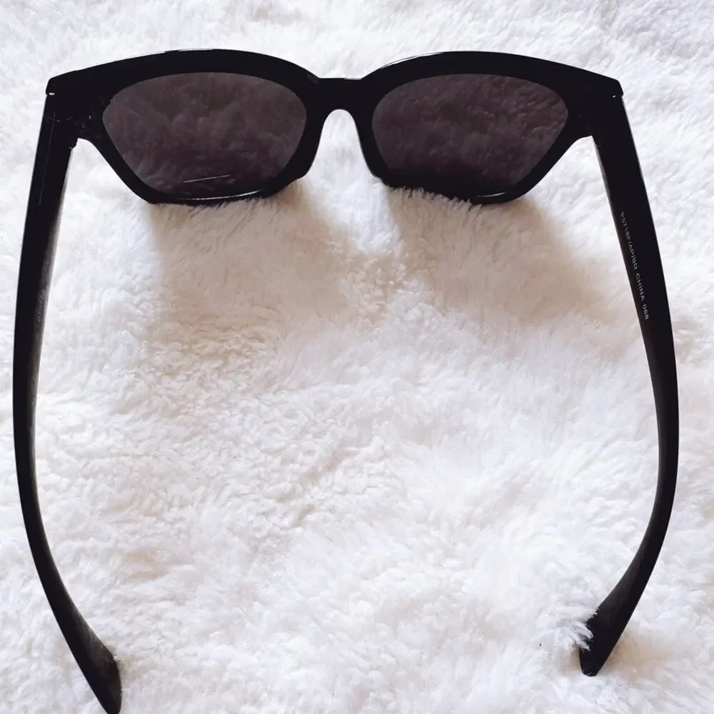 Julia Black Square Sunglasses